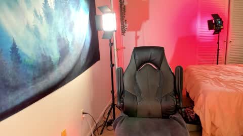 Abbie  Morgan online show from 18, 11, 2025