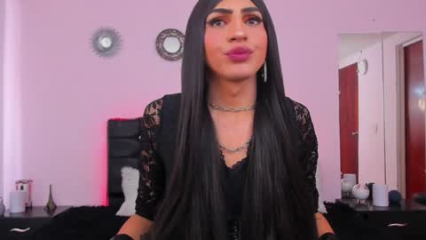 Abbigail Fuster  online show from 23, 1, 2025