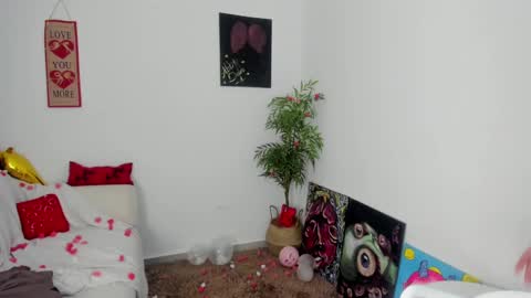 Lucia  online show from 6, 2, 2025