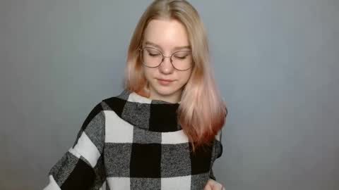 Abby Lovense is active online show from 28, 12, 2024