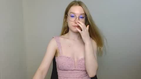 Abby Lovense is active online show from 3, 7, 2026