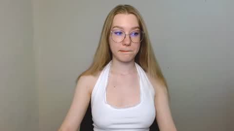 Abby Lovense is active online show from 5, 7, 2026