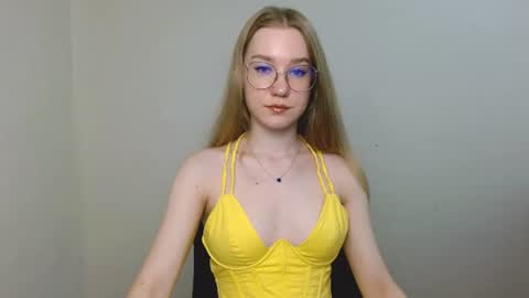 Abby Lovense is active online show from 18, 7, 2026