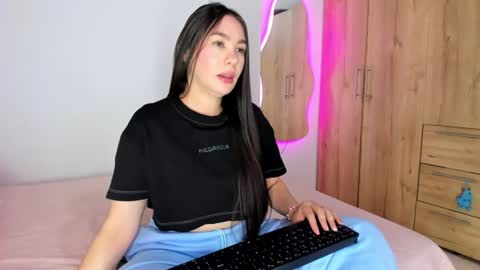 Snapshot of abbyquinn__ chatting on 25, 6, 2026 Abby online show from 25, 6, 2026