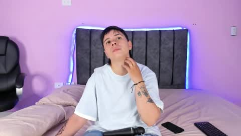 Snapshot of abbysmiitth_ chatting on 8, 1, 2025 Abby Smith online show from 8, 1, 2025