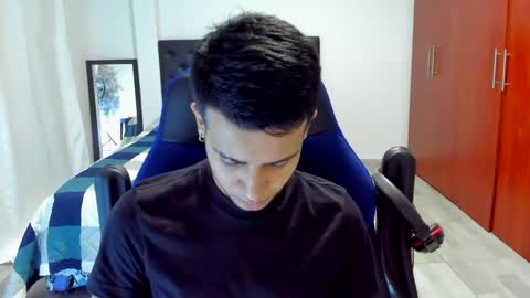 Independence model AbelAsburgo online show from 21, 2, 2025