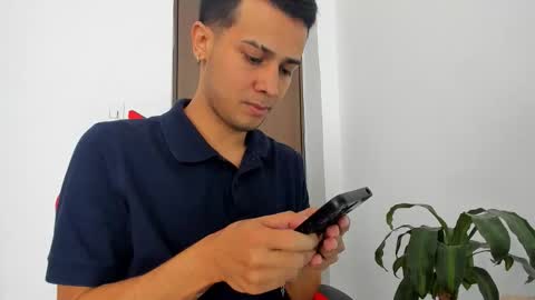 Independence model AbelAsburgo online show from 6, 4, 2026