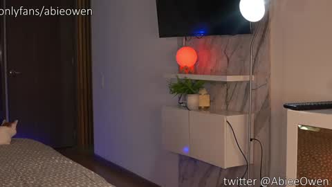 abie_owen online show from 27, 9, 2025