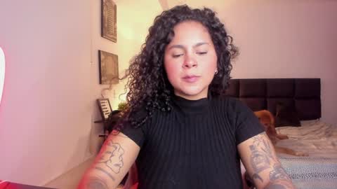 Snapshot of abigaill_13 chatting on 27, 12, 2024 Abigail online show from 27, 12, 2024