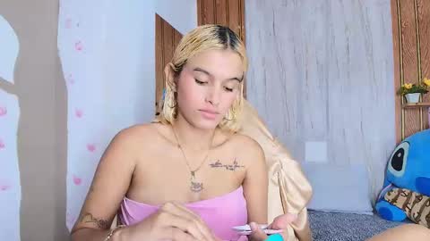 Snapshot of abigailsandoval chatting on 12, 5, 2026 abi online show from 12, 5, 2026