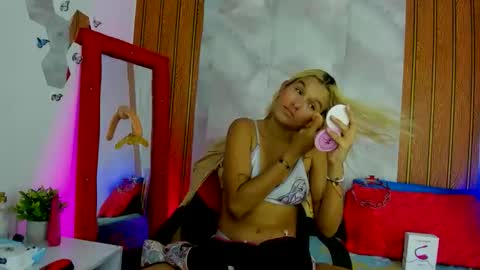 Snapshot of abigailsandoval chatting on 15, 5, 2026 abi online show from 15, 5, 2026