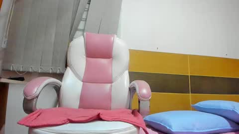 Snapshot of abiigail_fox chatting on 28, 2, 2025 Abigail online show from 28, 2, 2025