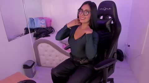 Snapshot of abril__ws chatting on 22, 9, 2025 Abril online show from 22, 9, 2025