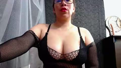Snapshot of abril_bianchi chatting on 4, 10, 2025 abril_bianchi online show from 4, 10, 2025