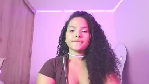 Snapshot of abril_ricci chatting on 10, 10, 2025 Abril online show from 10, 10, 2025