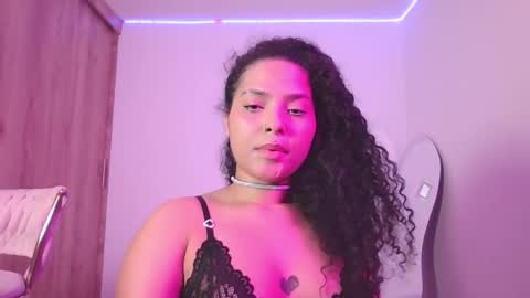 Snapshot of abril_ricci chatting on 13, 10, 2025 Abril online show from 13, 10, 2025