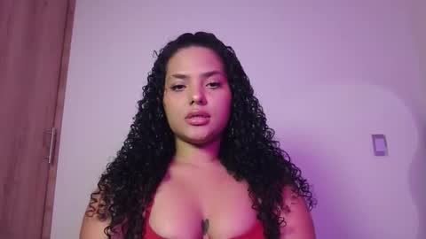 Snapshot of abril_ricci chatting on 4, 11, 2025 Abril online show from 4, 11, 2025