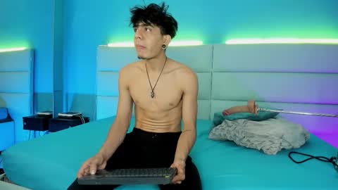 Snapshot of abrilandjulian chatting on 25, 2, 2026 Abril and Julian online show from 25, 2, 2026