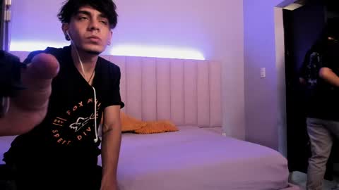 Abril and Julian online show from 7, 5, 2026