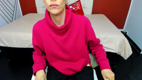 Snapshot of abrillee1 chatting on 27, 12, 2024 ABRIL online show from 27, 12, 2024