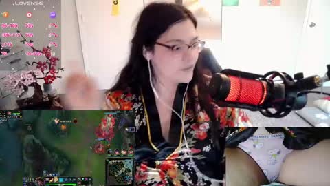 Snapshot of achubbygummy chatting on 25, 4, 2026 AChubbyGummy online show from 25, 4, 2026