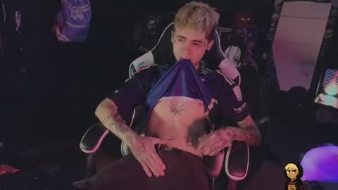 Snapshot of acidmilo chatting on 15, 6, 2026 Acid Milo online show from 15, 6, 2026