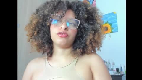 Snapshot of ada_gales_ chatting on 24, 9, 2025 Isa online show from 24, 9, 2025