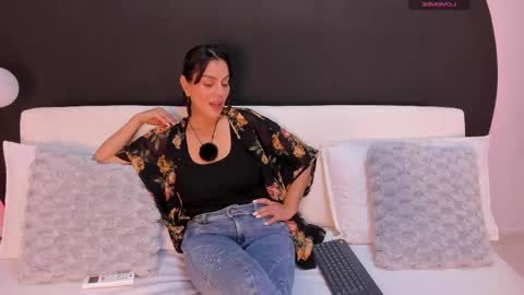    online show from 14, 4, 2026