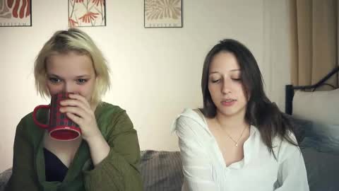 Snapshot of adahbuggie chatting on 11, 9, 2025 Lily n Jenny online show from 11, 9, 2025