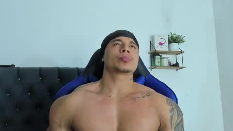 adam boss online show from 14, 5, 2026