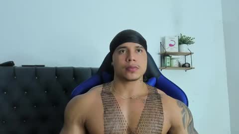 adam boss online show from 19, 5, 2026
