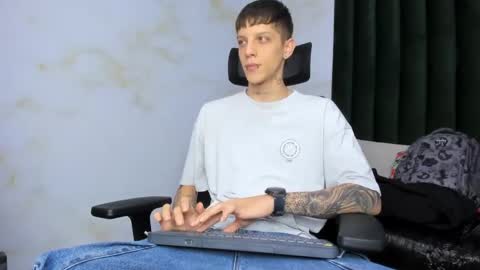 Adam online show from 26, 2, 2025