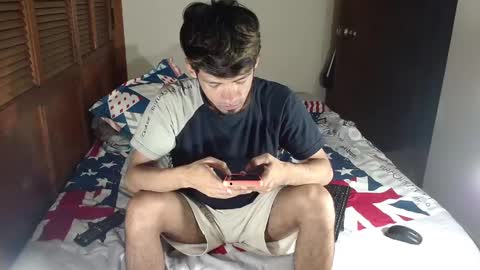 Snapshot of adam_x256 chatting on 24, 1, 2025 instagram adam x256 online show from 24, 1, 2025