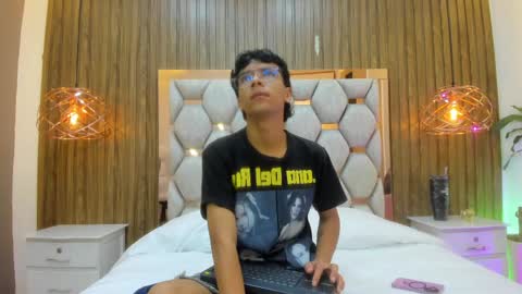 Snapshot of adams_bobby chatting on 4, 6, 2026 Adams Bobby online show from 4, 6, 2026