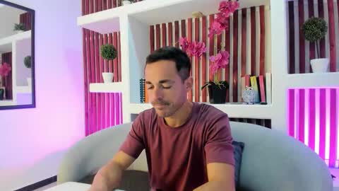 Im Adams Sanz online show from 4, 2, 2026