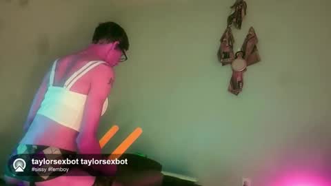 Snapshot of adamseve777 chatting on 15, 5, 2026 TaylorSexbot online show from 15, 5, 2026