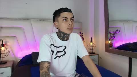 Snapshot of adamswalkerr_ chatting on 8, 2, 2026 AdamsWalkerr online show from 8, 2, 2026