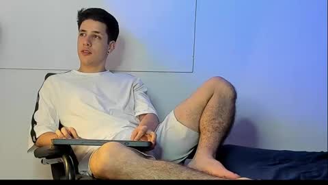 Snapshot of adan_rivas chatting on 4, 3, 2025 adan online show from 4, 3, 2025
