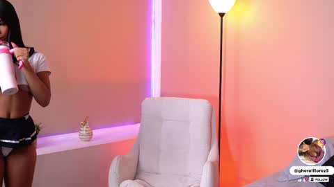 Snapshot of addele_rosse chatting on 29, 4, 2026 online show from 29, 4, 2026