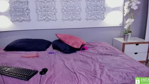 Adela Worsth online show from 1, 2, 2025