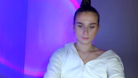 Adele Amore online show from 3, 3, 2025