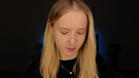 Snapshot of adele_armas chatting on 7, 5, 2026 Adele online show from 7, 5, 2026