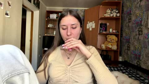 Snapshot of adeleapel chatting on 27, 3, 2026 Poly online show from 27, 3, 2026