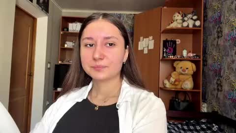 Snapshot of adeleapel chatting on 12, 4, 2026 Poly online show from 12, 4, 2026