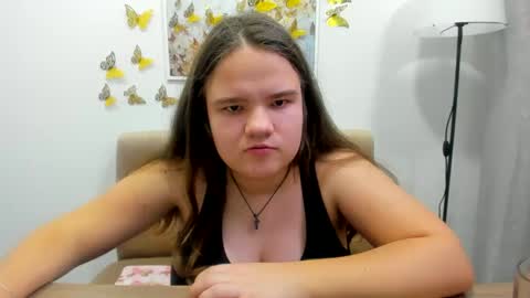 Snapshot of adelecruzz chatting on 8, 2, 2025 adelecruzz online show from 8, 2, 2025