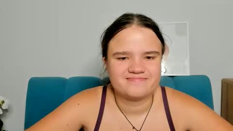 Snapshot of adelecruzz chatting on 2, 10, 2025 adelecruzz online show from 2, 10, 2025