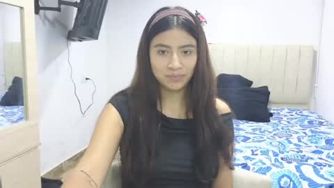 adellein foxx online show from 16, 7, 2026