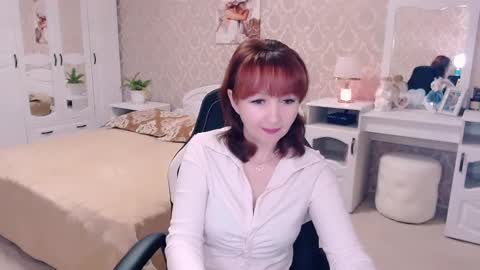 Snapshot of adelemoran chatting on 1, 2, 2025 AdeleMoran online show from 1, 2, 2025