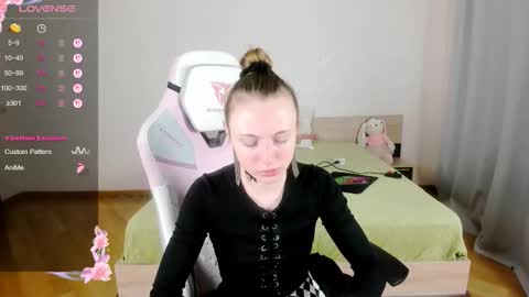 Snapshot of adelina_cowell chatting on 16, 9, 2025 Adelina online show from 16, 9, 2025