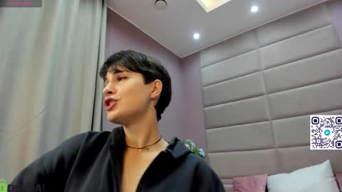 Adeline Perle online show from 12, 10, 2025